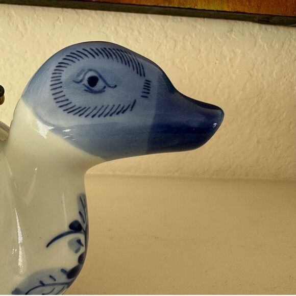 Vintage blue and white porcelain duck teapot - Picture 4 of 12